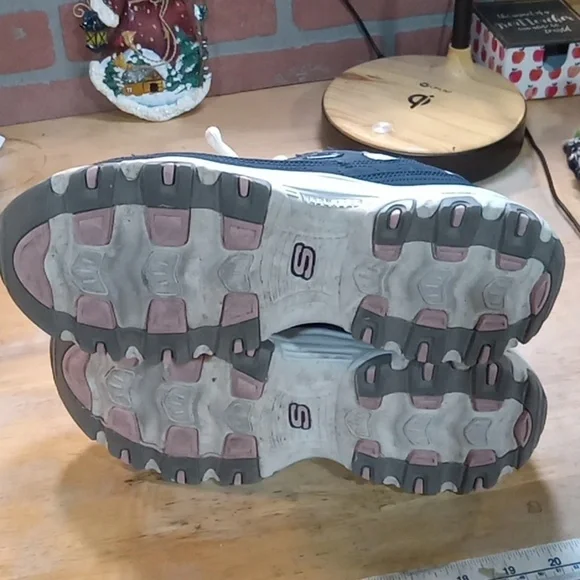 SKECHERS  D'LITES, BLACK, WHITE, PINK, SPARKLES WOMENS SIZE 9 - Picture 4 of 6